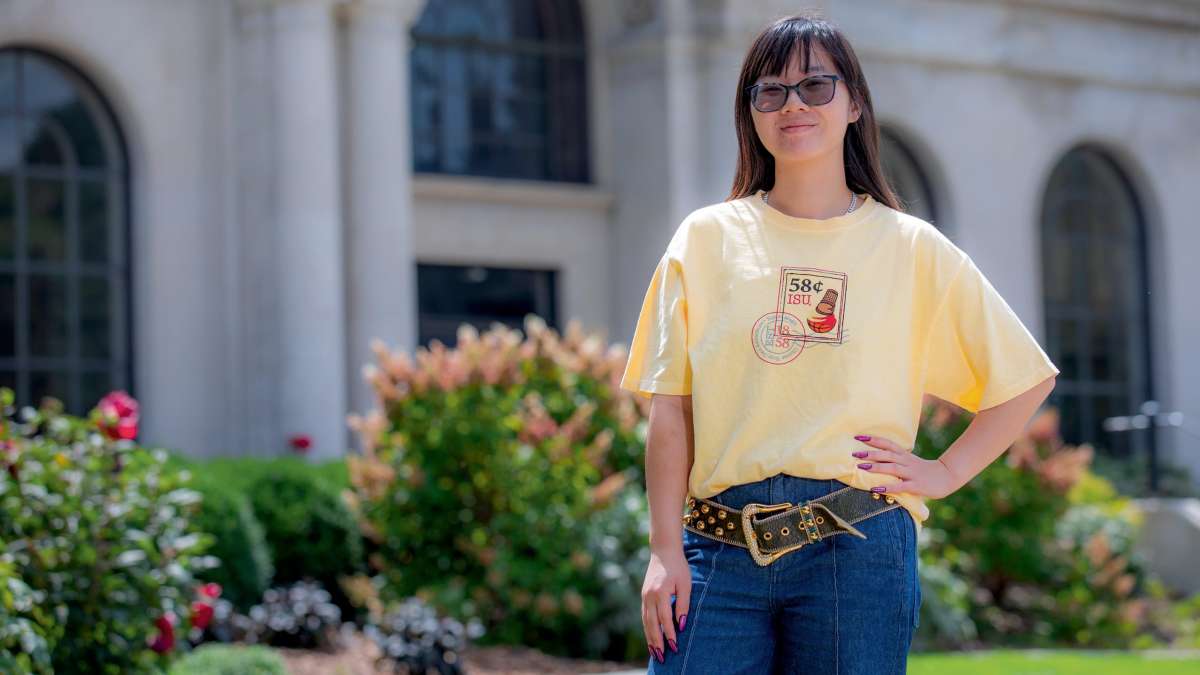 Elli Allen, Iowa State student with winning designed t-shirt